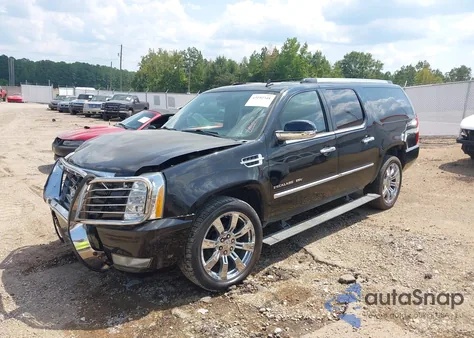 2010 Cadillac Escalade Esv Premium z USA, uszkodzony, nr VIN 1GYUCJEF0AR266024